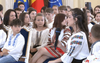 Nicușor Dan, tinerilor primiți la Cotroceni: „Nu plecați din țară după liceu”
