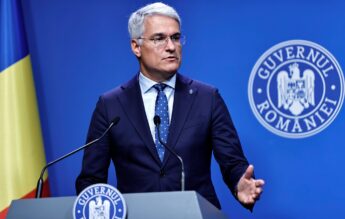 Dragoș Pîslaru, apel către părinți și profesori: Folosiți cardurile. Banii se pierd la finalul lunii