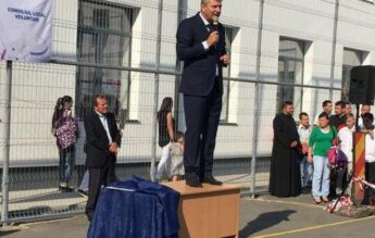 Părinții să boicoteze festivitățile de început de an școlar la care participă politicieni – îndemn lansat de Zeno Daniel Șuștac