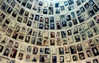 Profesorii, obligați să se implice în activități privind drepturile omului și istoria Holocaustului – proiect