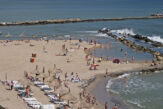Angajații din învățământ să primească de urgență vouchere de vacanță, cer sindicatele