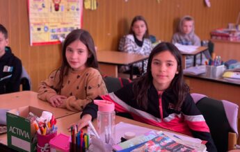 Formarea profesorilor și scalarea metodologiei pentru predare în clase simultane, propuse de World Vision România