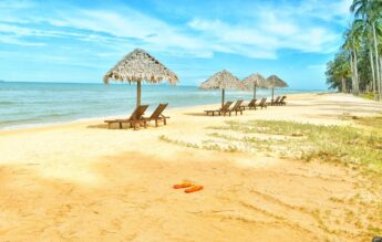 Profesorii şi angajaţii din învăţământ primesc vouchere de vacanţă şi în 2025