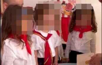 ISJ Satu Mare analizează activitatea de la grădinița unde copiii au fost îmbrăcați în pionieri