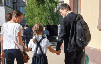 Nicușor Dan, la deschiderea anului școlar ca părinte, nu ca președinte: „Nu am vrut să sfidez profesorii”
