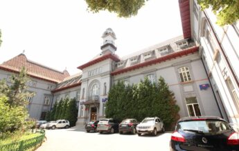 Elevul suspect a recunoscut că a trimis amenințările către școli și a fost internat la Obregia – G4Media