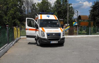 Un elev a ajuns la spital după ce a fost bătut de un coleg în timpul unei pauze