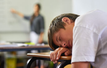 Burnoutul copiilor și al adolescenților: când prea mult devine prea mult