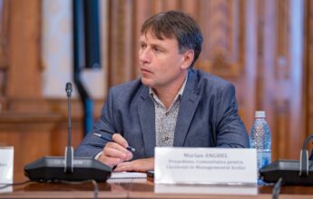 Directorii să fie doar manageri sau să și predea? Liderul CEMS: Părerile sunt împărțite