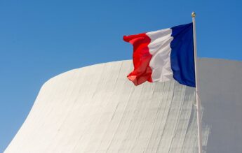 Franța introduce limba română ca limbă străină în școli
