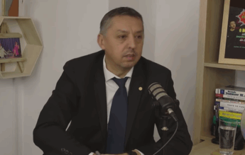 David: Când erau doar cu mine, elevii cereau descentralizare. Când erau și profesorii, vorbeau ca profesorii