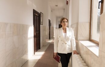 Directoarea Anca Florea: E inadecvat ca directorul să fie degrevat totat de ore