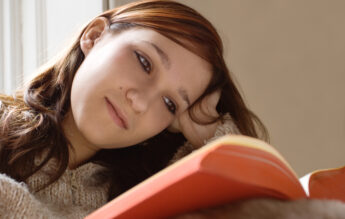Prof. Nicoleta Munteanu: Nada cu care putem să îi atragem pe elevi e literatura contemporană