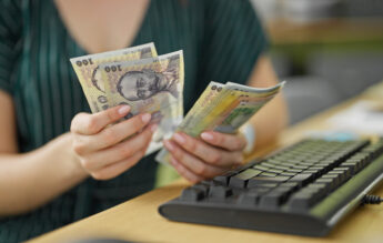 57% dintre profesorii din România sunt mulțumiți de salarii. Media OECD: 39% – studiul TALIS