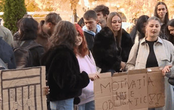 Protest la Universitatea Transilvania. Orar imposibil și taxe prea mari, reclamă studenții