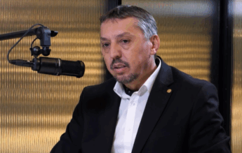 David: Profesorii care răspândesc informații false să fie raportați de colegi, părinți și elevi