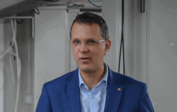 Ministrul Apărării, acuzat de fals în CV: „Ionuț Moșteanu nu a fost niciodată student la noi”