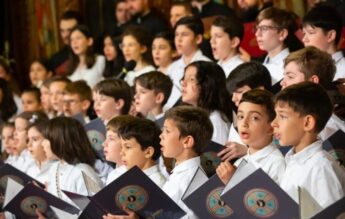 Corul de copii al Patriahiei a interpretat o melodie pe versurile poetului legionar Radu Gyr, în Catedrala Națională