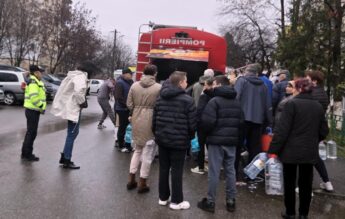 13 localități din Prahova trec la școala online din cauza crizei apei