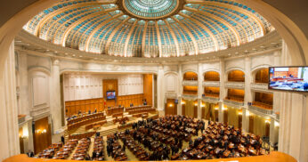 Fără precedent. Deputații au votat și amânarea, și anularea dublei admiteri la liceu