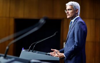 BREAKING Ministrul Pîslaru sesizează Parchetul European pe tema microbuzelor școlare electrice
