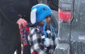 Preșcolarul de 5 ani ridicat de ICE a fost eliberat, împreună cu tatăl său