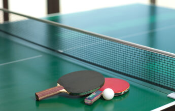 Școlile din Oradea, dotate cu mese de ping pong. Copiii vor să ajungă mai devreme la școală