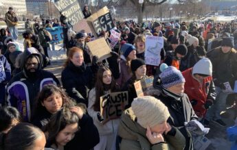 Elevii din Minnesota protestează împotriva agenției federale ICE