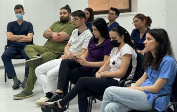 ”Medicii rezidenți nu fug din țară, ci caută normalitatea” – răspunsul SMMR pentru Bolojan
