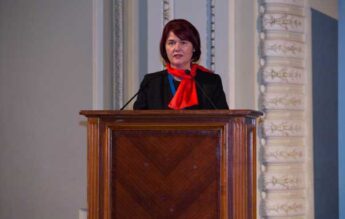 Șefă de sindicat: Profesorii pentru învățământ primar cară resturile de la masa caldă