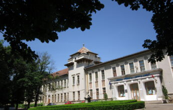 Pregătirea viitorilor profesori în liceu e mai utilă decât cea de la studiile de licență, transmite un Colegiu Național Pedagogic