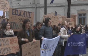 Studenții UBB au ieșit în stradă împotriva majorării taxelor de școlarizare