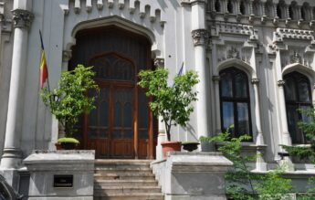 Viitorii profesori și psihologi, invitați la evenimentul „Salariile la vedere”, organizat la UB