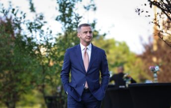 Primăriile care elimină păcănelele ar putea primi bani pentru școli