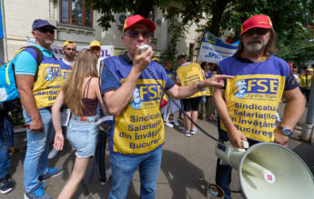 Protest la MEC. Sindicat: Salariul de profesor debutant trebuia să fie de 8600 lei brut