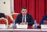 Pălărie: Grindeanu a făcut „o mică magie” cu dubla admitere la liceu