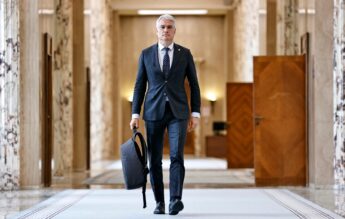 Ministrul Pîslaru: Ne îndepărtăm de modelul de școală cu WC în curte
