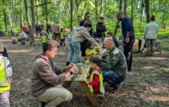 Curajul se învață în pădure: despre legătura specială dintre tați și copii