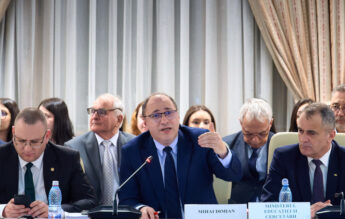 Dimian: Cursurile din prima didactică ar putea fi plătite și efectuate și după 31 august