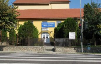 Profesor de la un liceu pentru nevăzători, acuzat că a abuzat sexual o elevă