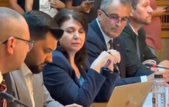 HotNews: Monica Anisie, ajutată de ChatGPT să răspundă la audierile din Parlament