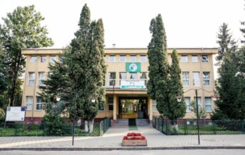 Fără sarcini administrative repetitive: cum funcționează un colegiu cu peste 1200 elevi