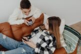 Copiii sub 16 ani pierd accesul la TikTok și Instagram în Marea Britanie. Interdicțiile anunțate de Guvern