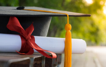 MEC: Absolvenții care nu au contestat notele la BAC își pot ridica diplomele începând de vineri