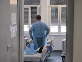 Doi elevi operați de urgență au susținut Bacalaureatul în spital