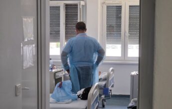 Doi elevi operați de urgență au susținut Bacalaureatul în spital