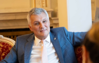 Ce studii are Daniel Zamfir, senatorul care a cerut retrimiterea la comisie a dublei admiteri la liceu