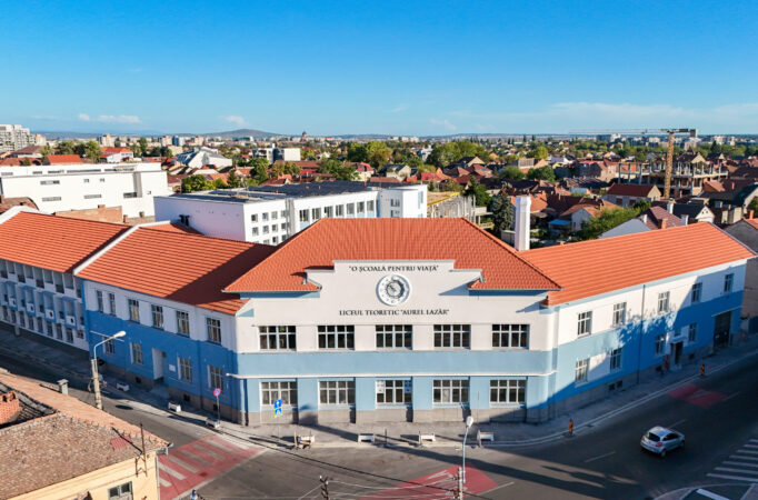 Elevii din Oradea scapă de cursurile în două schimburi, din septembrie
