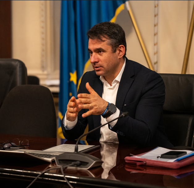 Pălărie, înaintea reluării votului pe dubla admitere: „Există o singură soluție: abrogarea”