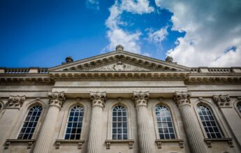 Profesorul care a declanșat scandalul de plagiat de la Cambridge a fost suspendat